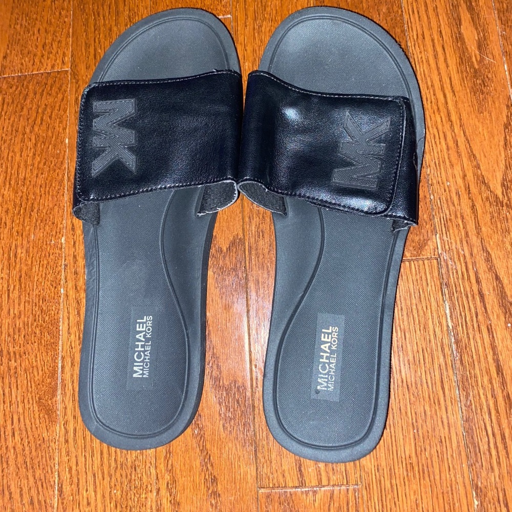 Micheal Kors velcro woman slides